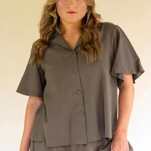 Short sleeve button front blouse in